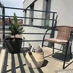 Cosy 1 Bedroom In The Heart Of Old Town With Parking