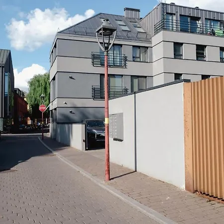 Cosy 1 Bedroom In The Heart Of Old Town With Parking