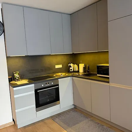 Cosy 1 Bedroom In The Heart Of Old Town With Parking Lejlighed