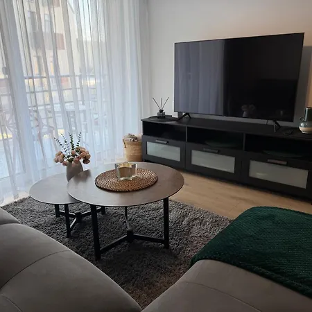 Cosy 1 Bedroom In The Heart Of Old Town With Parking Lägenhet *