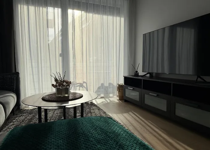 דירה Cosy 1 Bedroom In The Heart Of Old Town With Parking *